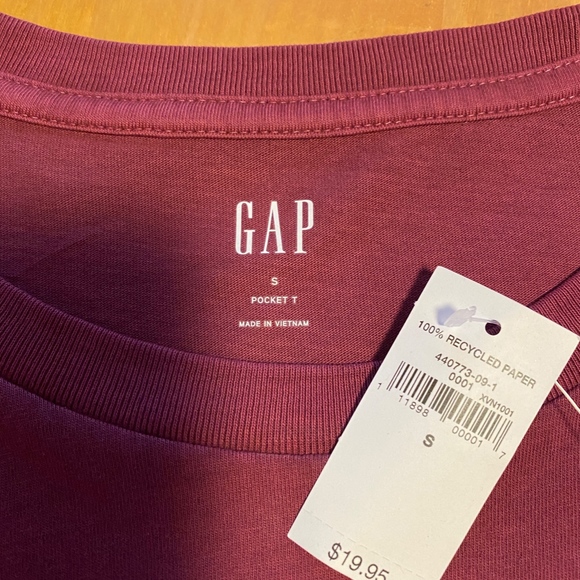 Men's Gap pocket T-shirt - Picture 3 of 3